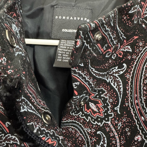 Doncaster Size 12 Velvet Paisley Jacket Curly Lamb Trim Classic Vintage - Picture 7 of 8